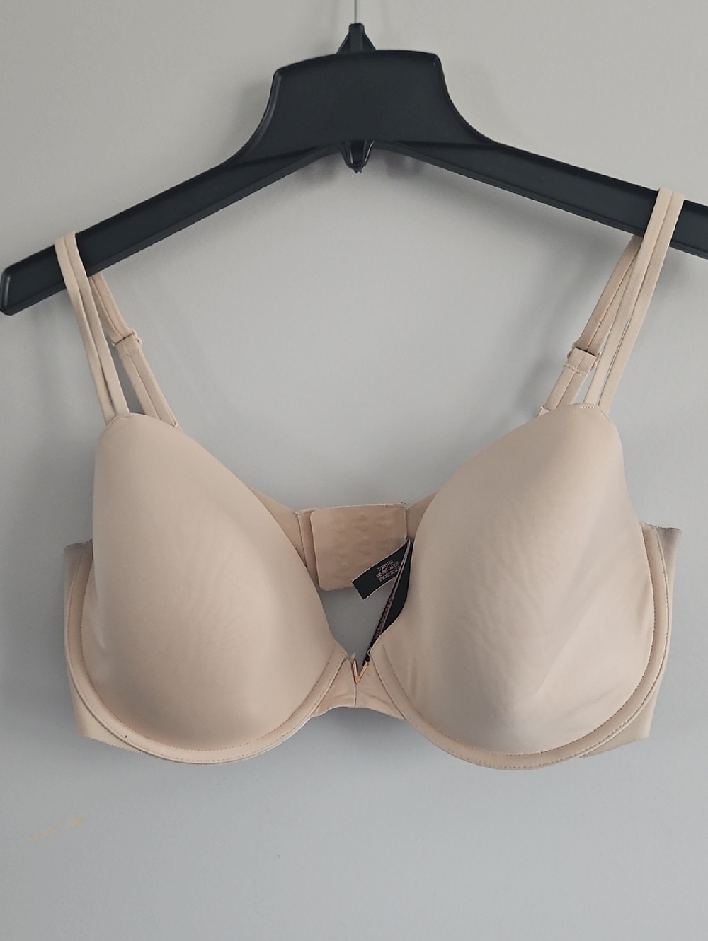 Victoria's Secret Light Beige Smooth T-Shirt Bra. 36DDD